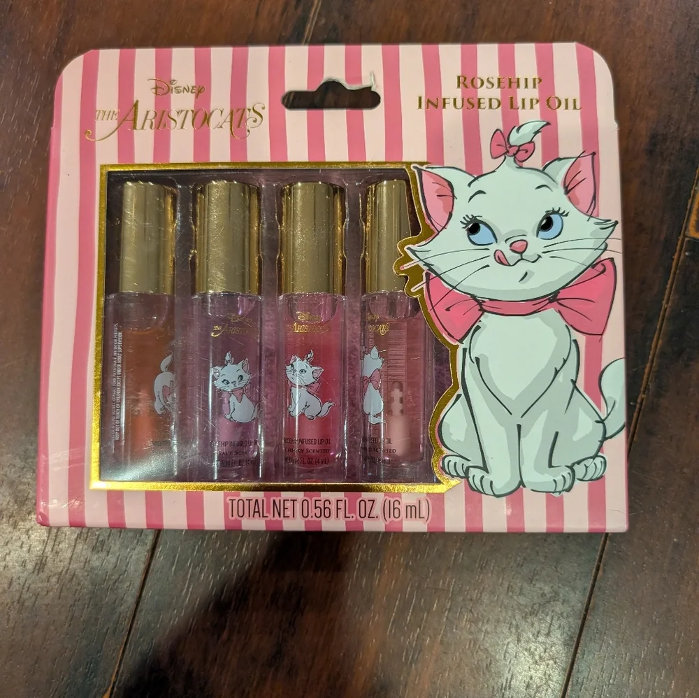 New ARISTOCATS Marie MAKEUP BUNDLE !!